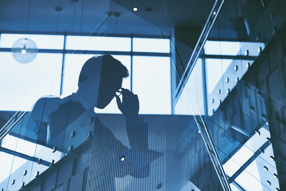 silhouette-businessman-with-glasses